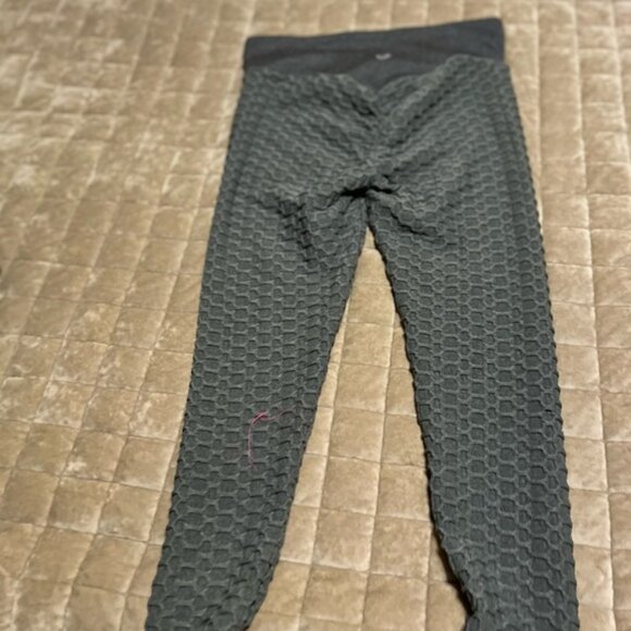 Textured Gray Leggings - Picture 2 of 2